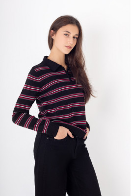 Светр жіночий